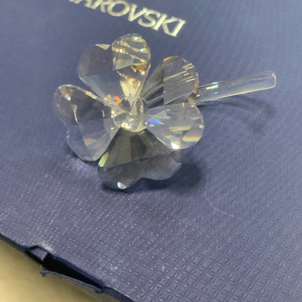 Swarovski Crystal clear, green clover